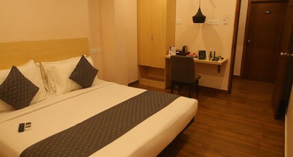 De Crown Luxury Hotel Room Type - STANDARD AC ROOM