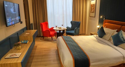 Hotel The Park Gate @ 1 min from Chandigarh Mohali Manali  Highway Room Type - SUPER DELUXE