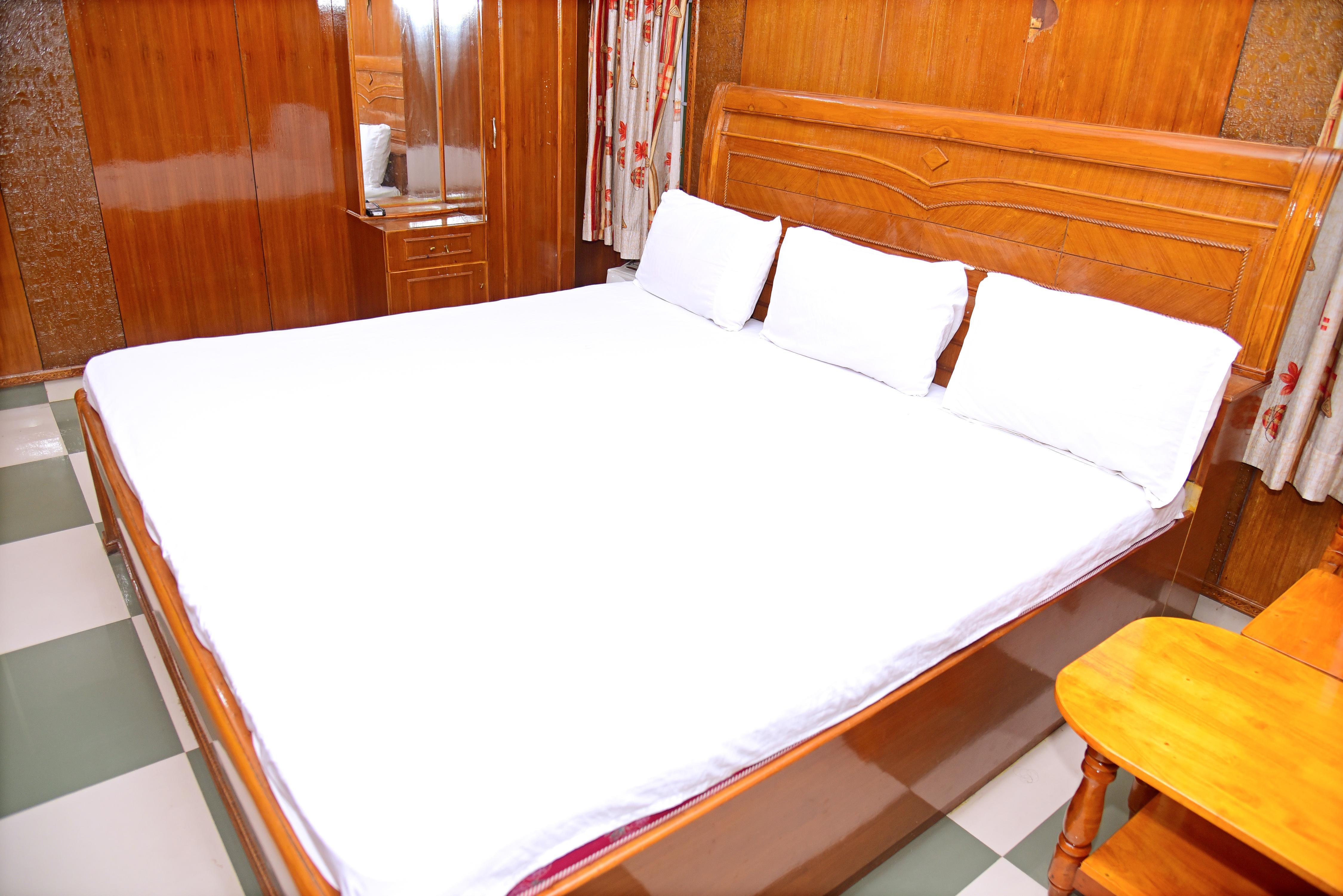 Sri Balaji Lodge Room Type - Luxury Deluxe Rooms