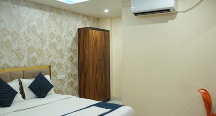 Rudra Inn | Near Kashi Vishwanath Temple Room Type - Standard AC Room Rudra Inn | Near Kashi Vishwanath Temple Room Type - Standard AC Room