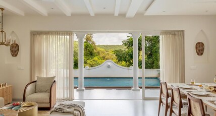 Spectacular Spaces 5BHK field view Pvt Pool villa with Lift, Bathtub & Speaker|Amanjuna B Room Type - Amananjuna 5BHK Villa B by Spectacular Spaces