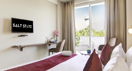 Saltstayz Select near Sohna Road City Center Room Type - Deluxe Room