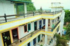 HosteLaVie | Om Home Guest House