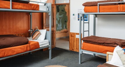 Bunker Burwa Manali Room Type - 5 bed deluxe dorm