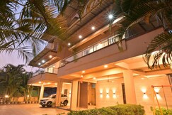 S2 Premium Villa Lonavala 4BHK- Pvt Swimming Pool, Jacuzzi and Snooker Table