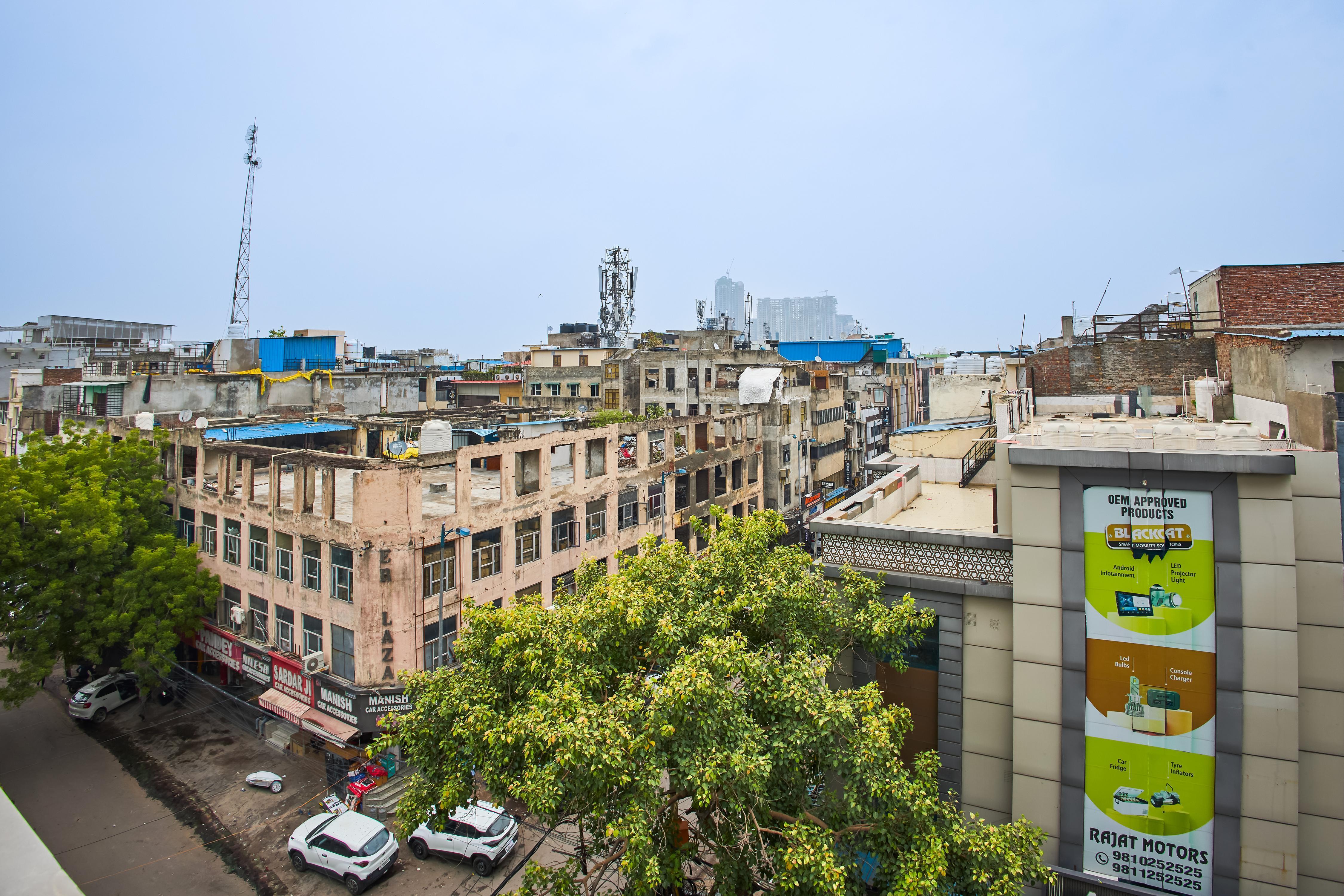 Hotel Anand 2 Min Walk From Karol Bagh Metro Station - Tap to explore photos