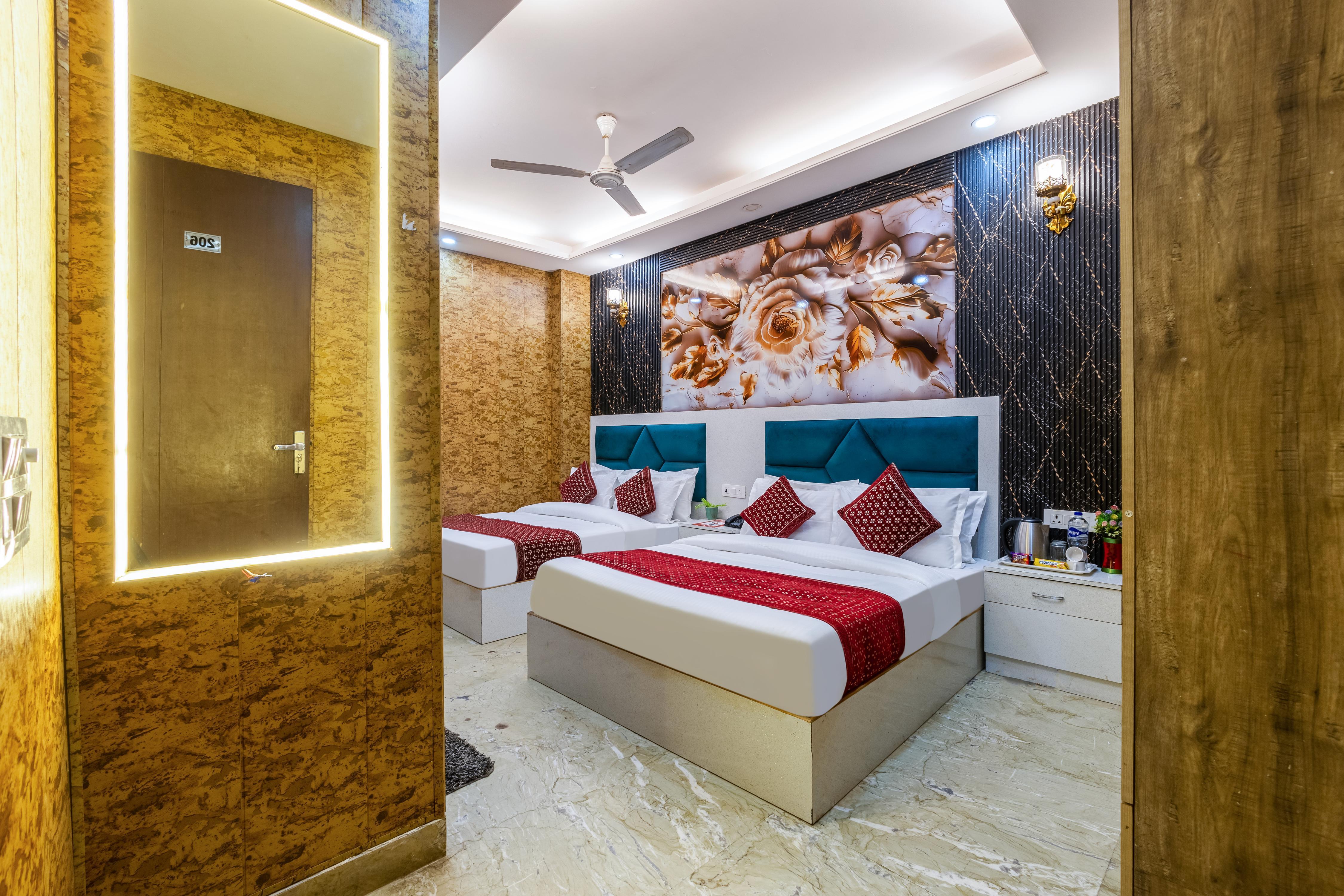 Hotel Diamond Stay Near Nizamuddin Railway Station Room Type - Family Suite Rooms