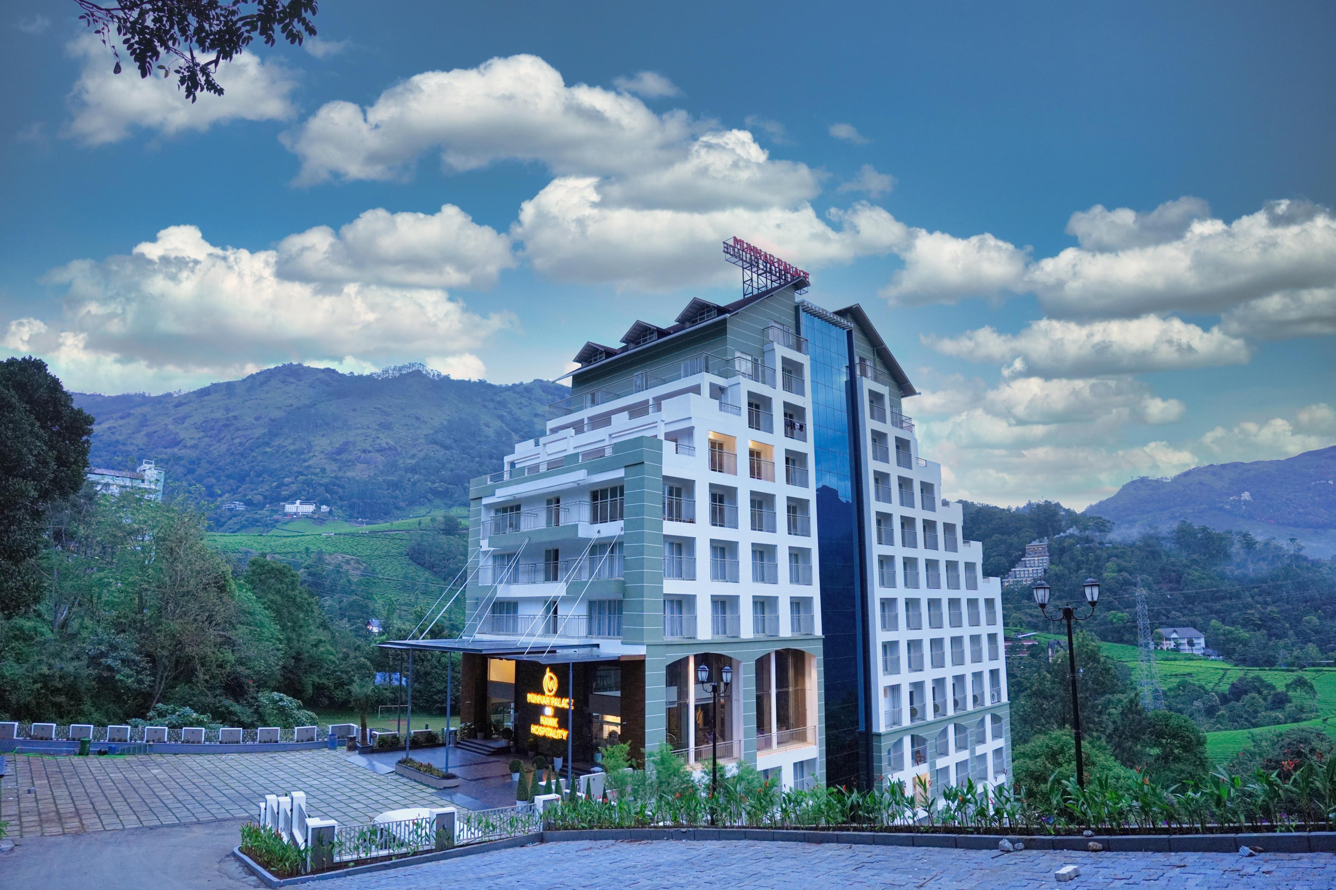 Golden Munnar Palace By Hawk Hospitality