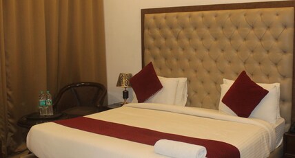 Khanna Residency Room Type - Deluxe Room
