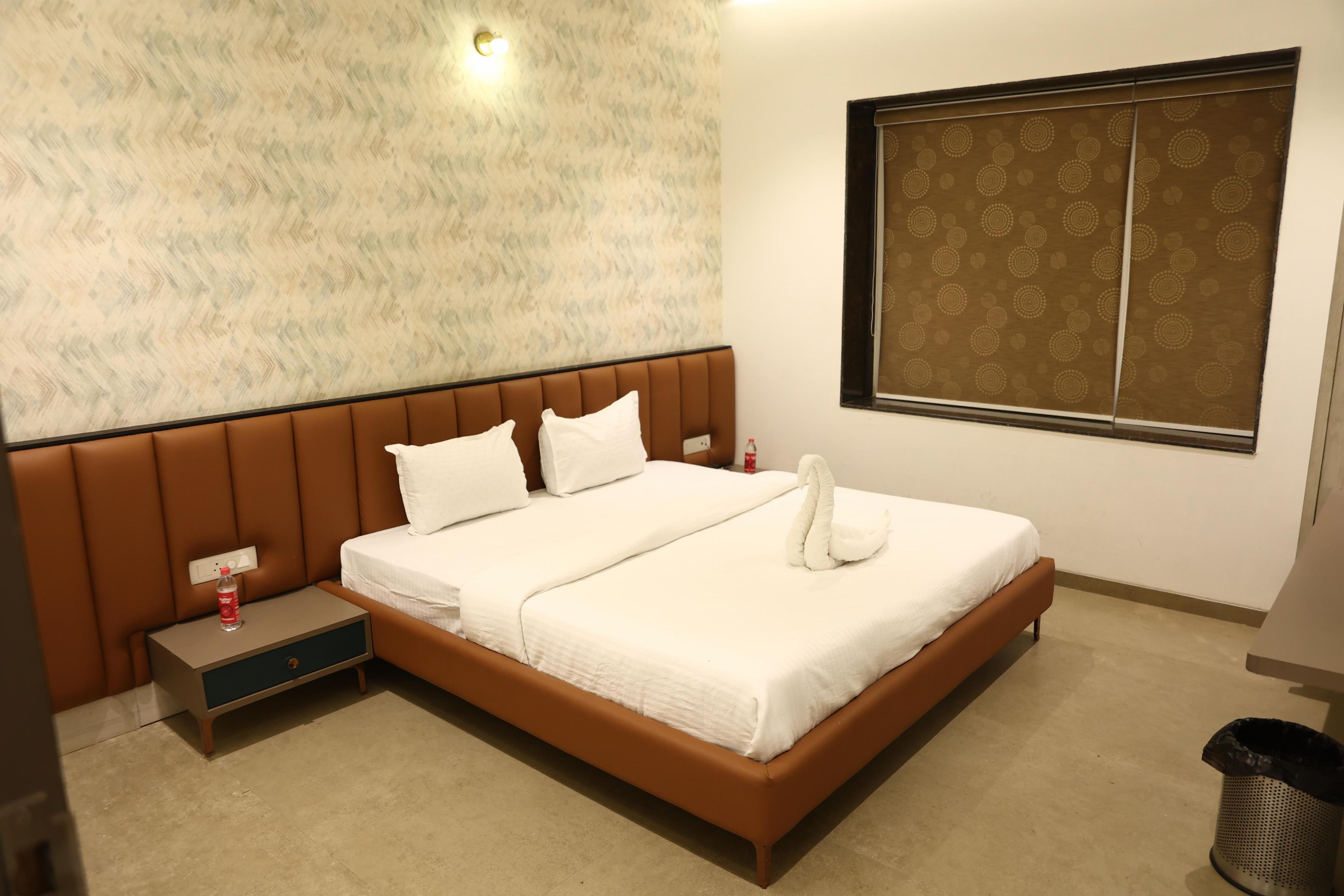 Hotel Sargam Regency Room Type - Deluxe