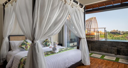 Mokko Suites Batubelig Room Type - Sky Pool Suite