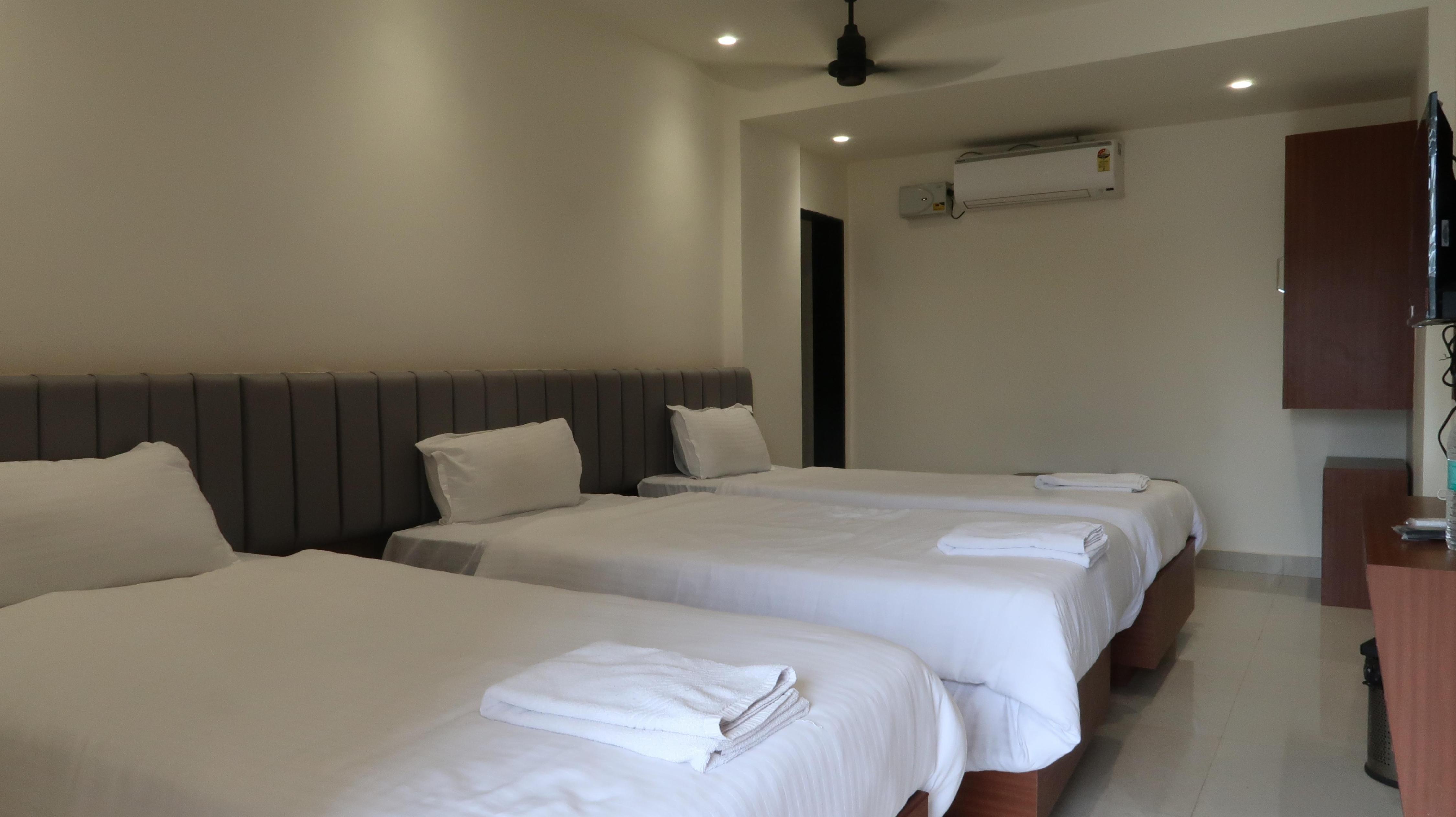 Hotel Tej Grand Room Type - 3 Bed Compact Room