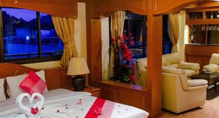 DIVA PATONG HOTEL Room Type - Roof Top Sea View Penthouse With Jacuzzi And Private bar