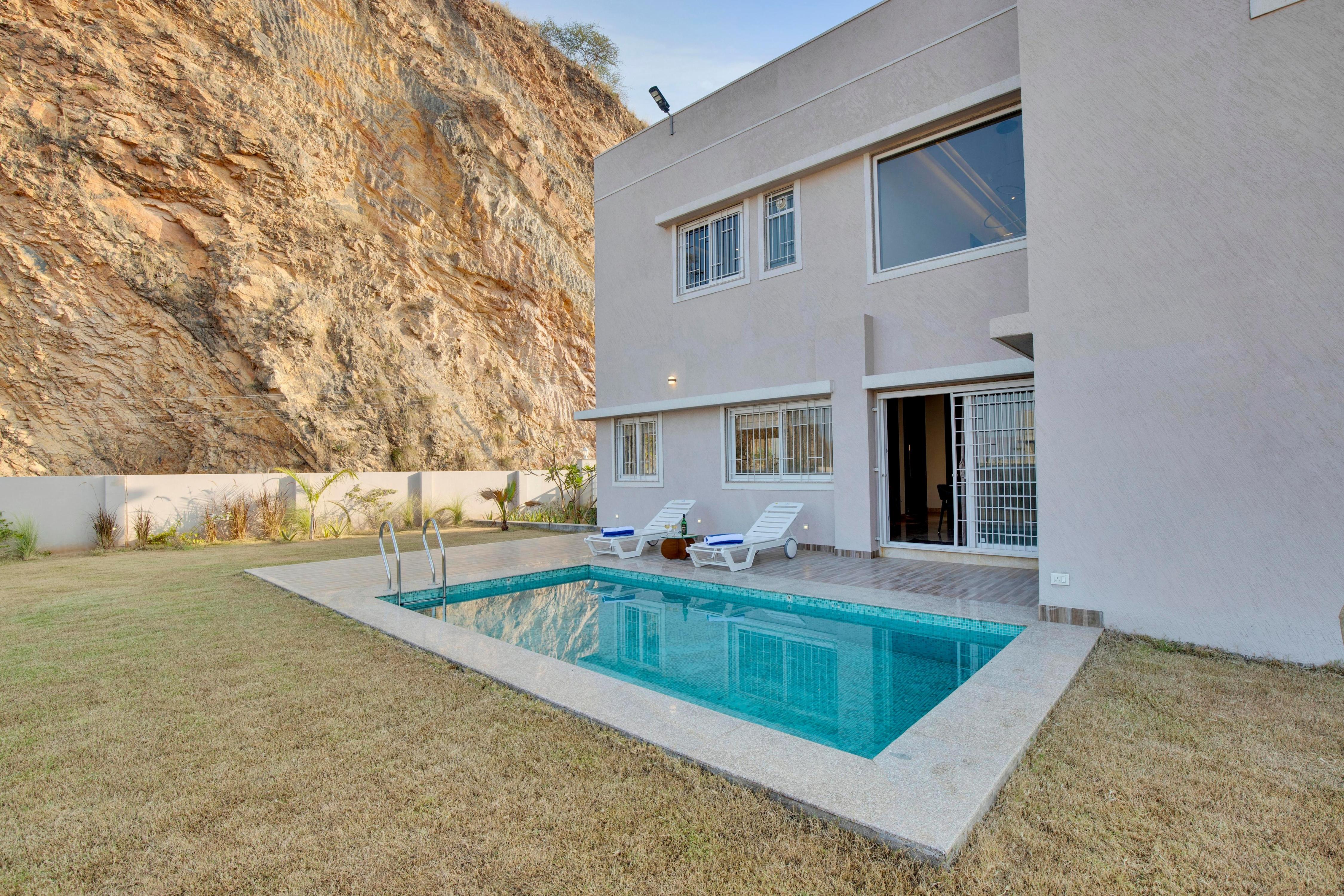 ELIVAAS Signature 3 BHK Villa with Pvt Pool | Shourya Bliss - Tap to explore photos