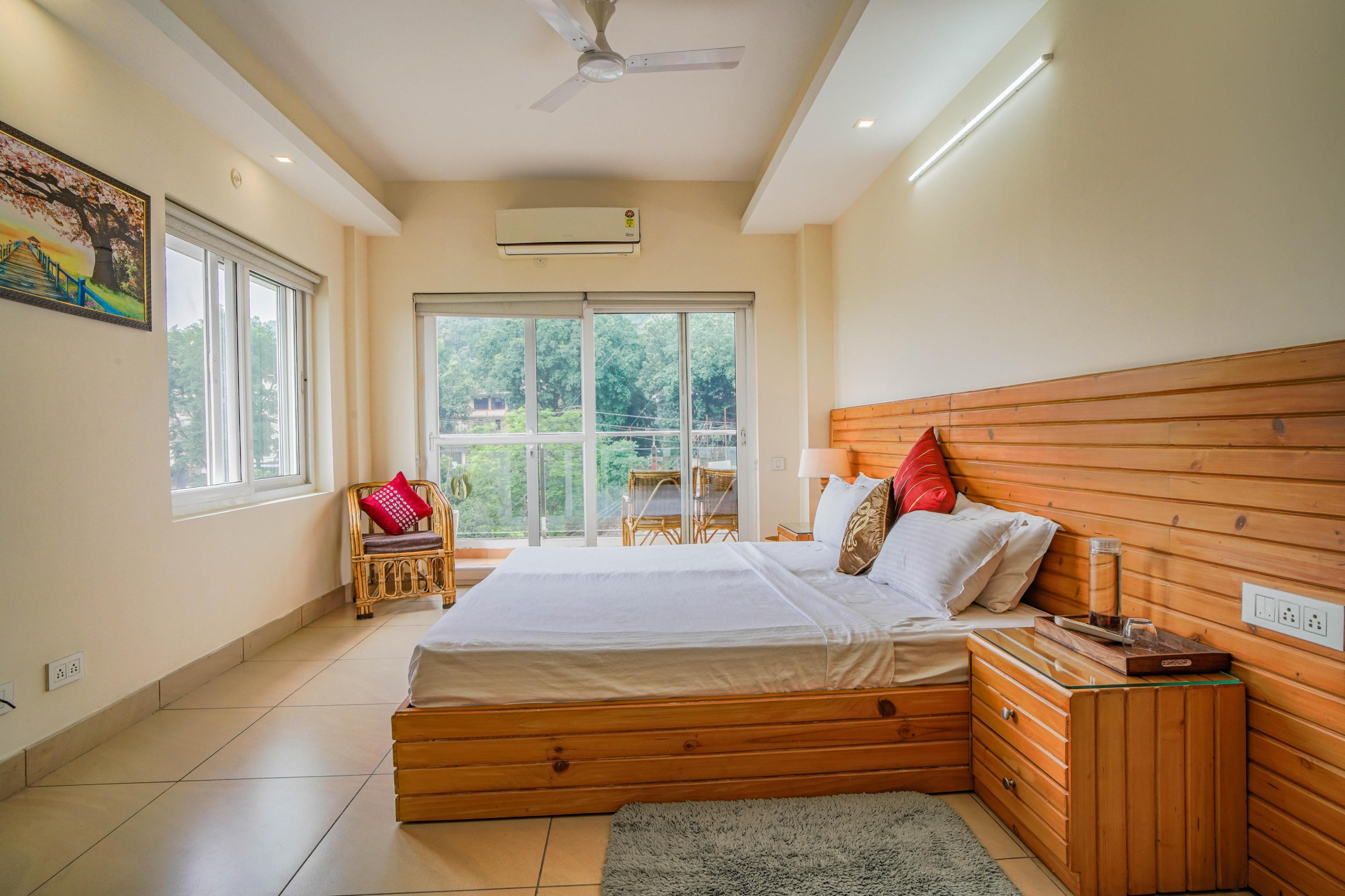 Yashas- a Luxurious 3bhk apartment - Tap to explore photos