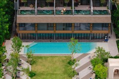 Ten six hundred Chao Phraya Bangkok by Preference