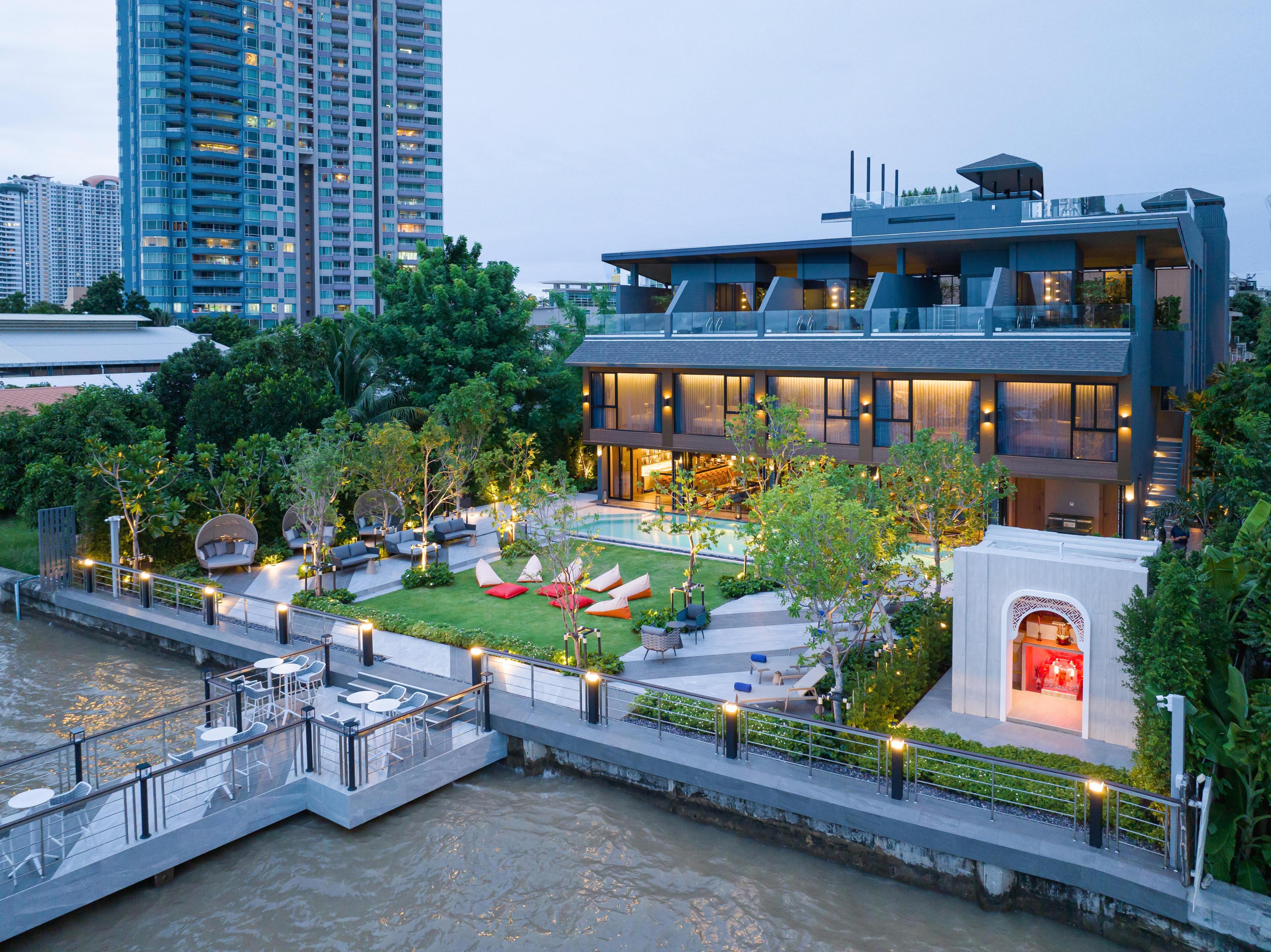 Ten six hundred Chao Phraya Bangkok by Preference
