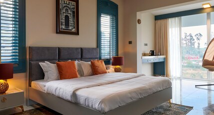 CLOUDS NEST Room Type - Deluxe King Room CLOUDS NEST Room Type - Deluxe King Room