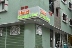 hotel green leaf