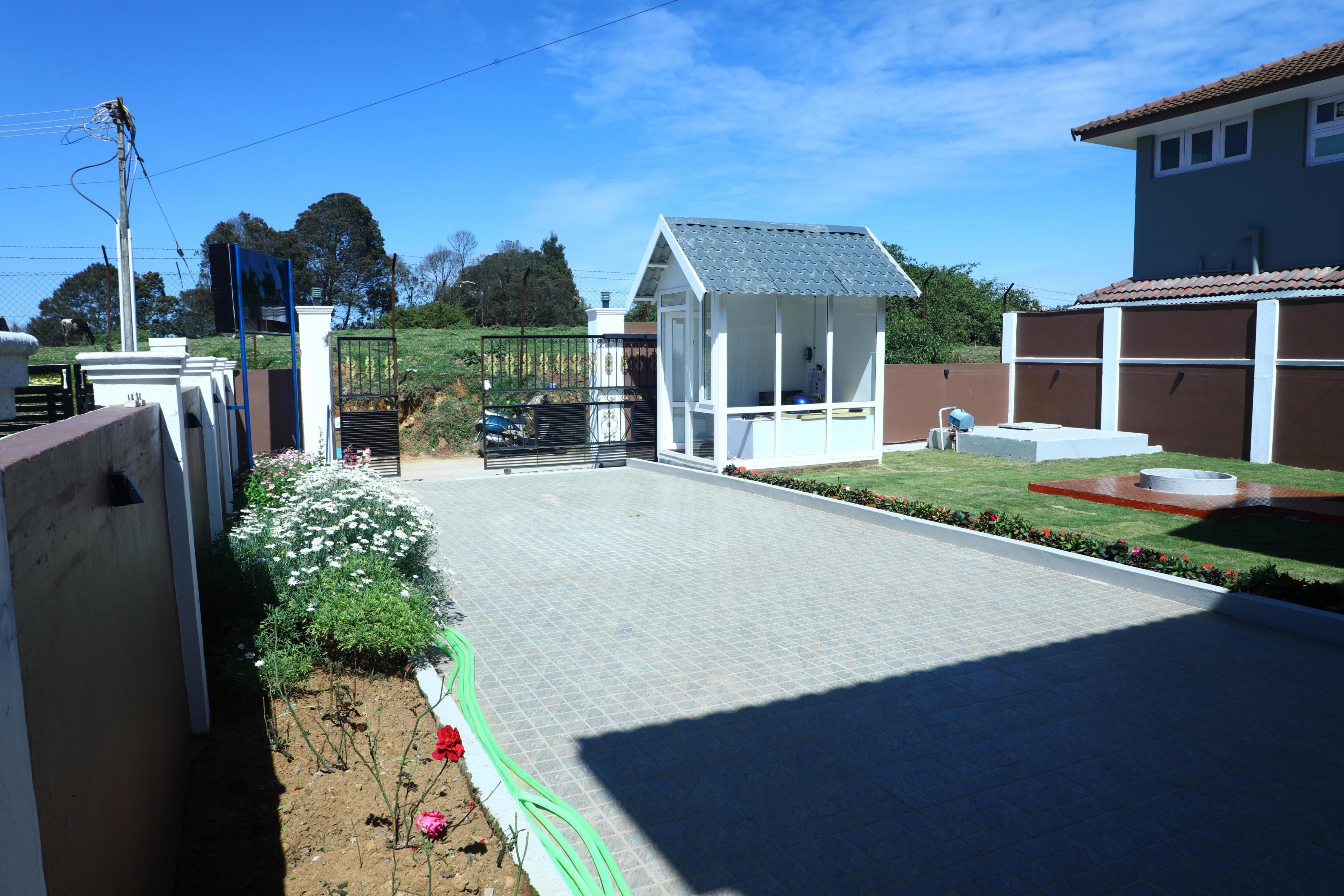 HAILSTONE HOME STAY - Tap to explore photos