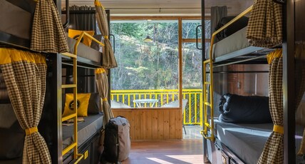 The Hosteller Manali, Old Manali Room Type - Bed in 6 Bed Female Dormitory with Balcony and Valley View