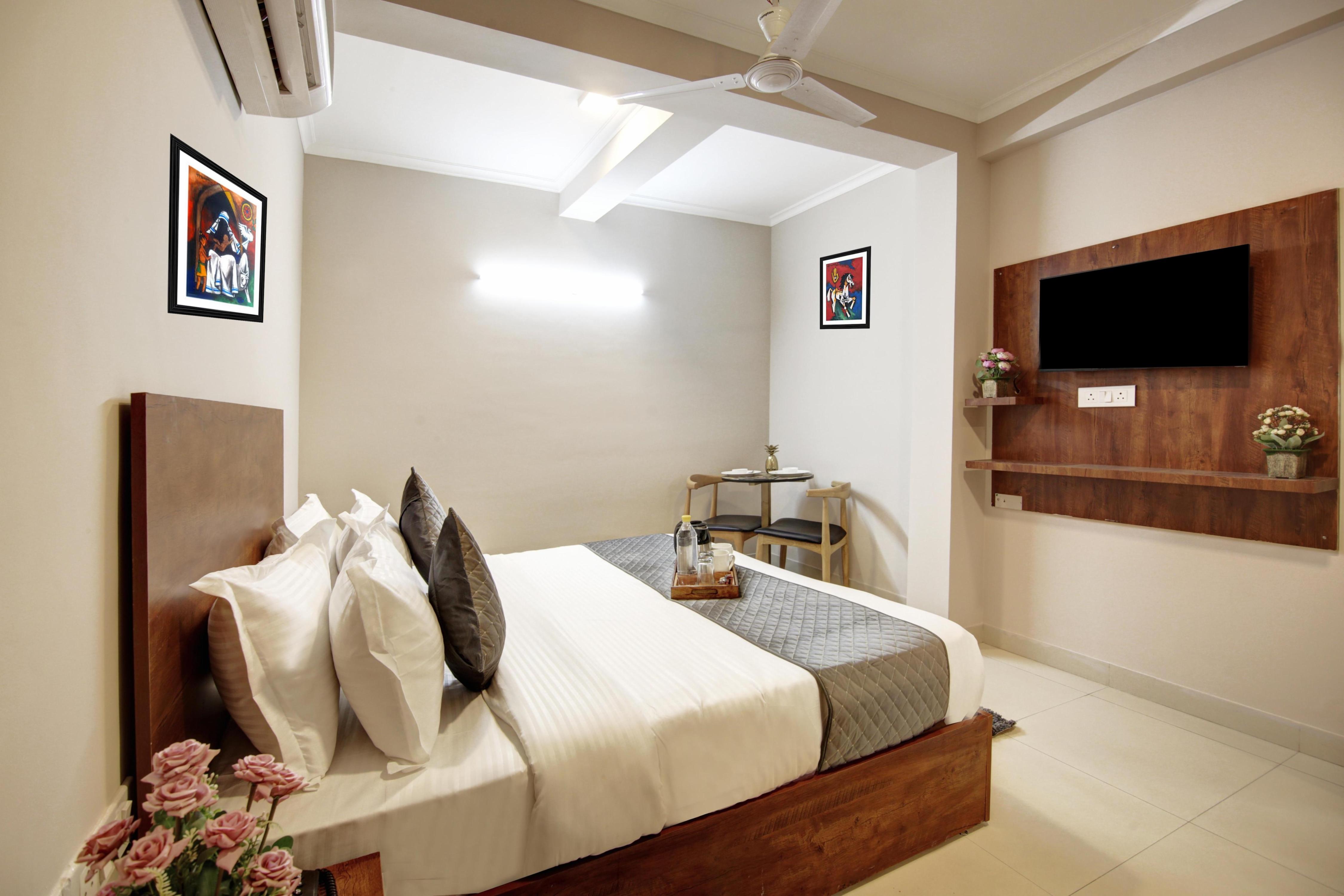 Limewood Stay - Huda City Center - Tap to explore photos