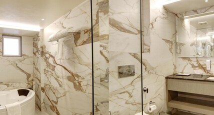Stepstones Hotels and Inn Room Type - Luxury Room