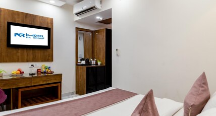 PK Boutique Hotel Noida Expressway Room Type - Premier Room with Gym Access