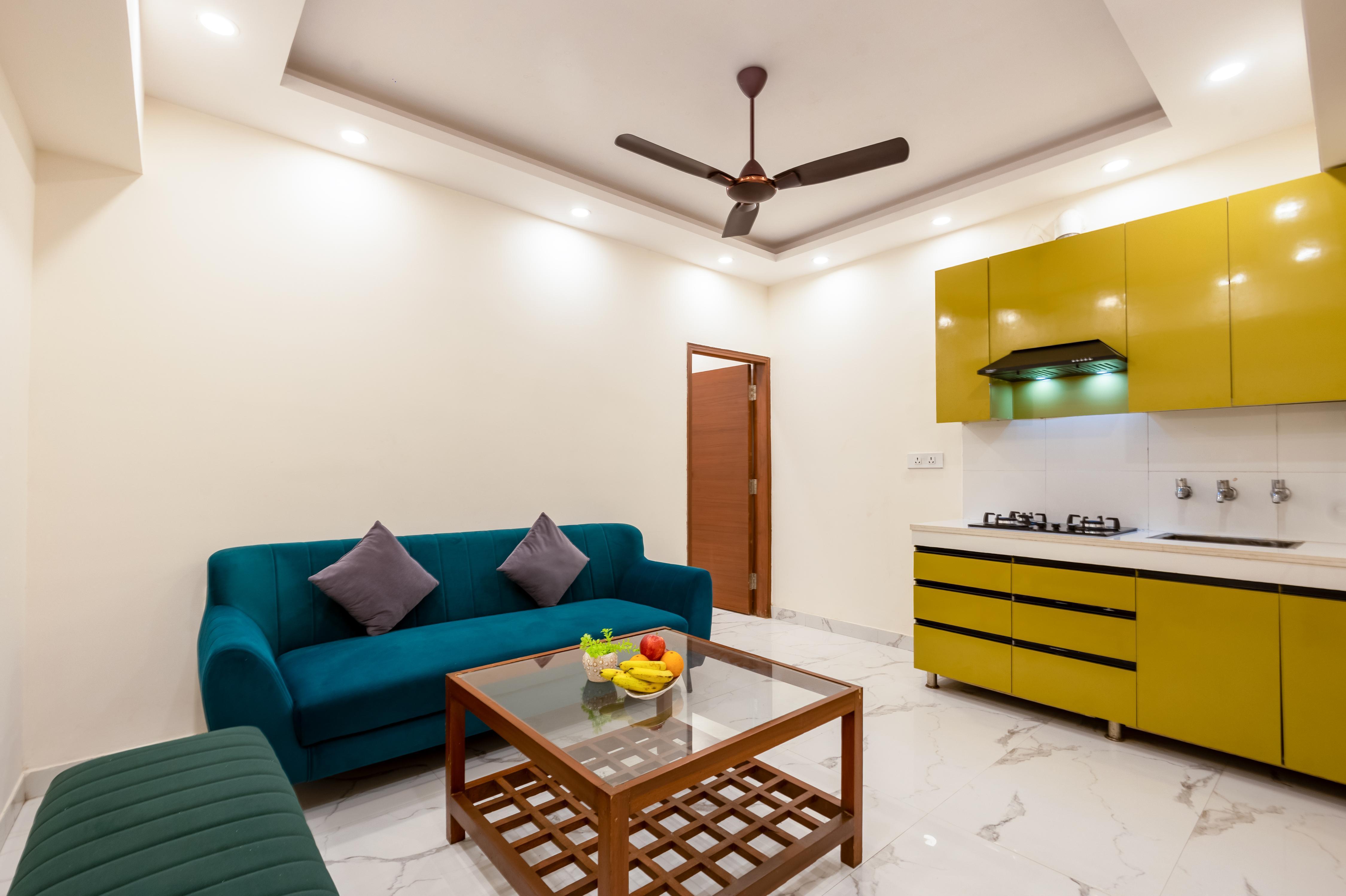 PK Boutique Hotel Noida Expressway Room Type - One BedRoom Luxury Apartment with Attached Kitchen and Bathtub