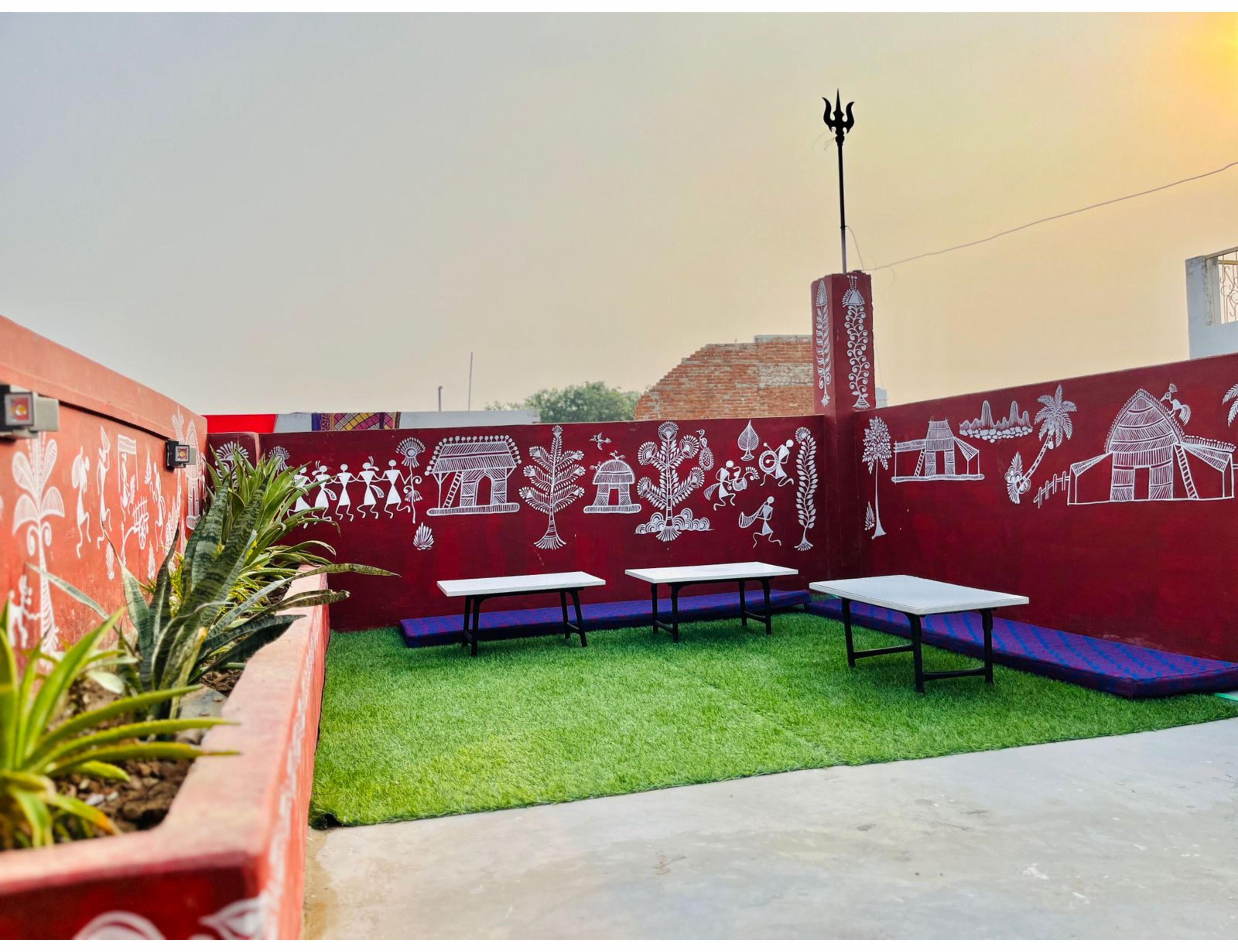 Holy River BNB | Near Temple & Ghats - Tap to explore photos