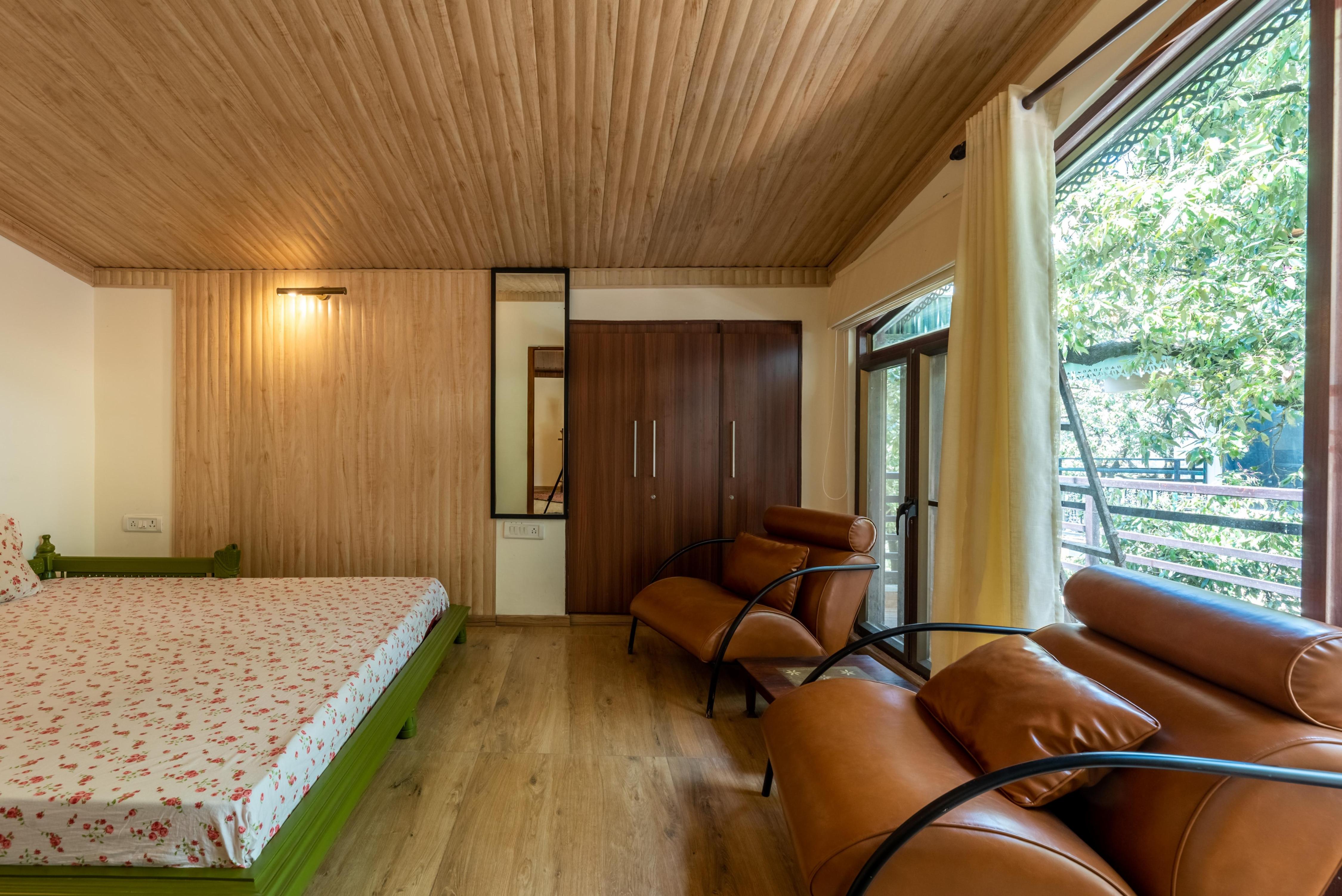 Modern 2BHK near Naini Lake Rustic Retreat - Tap to explore photos