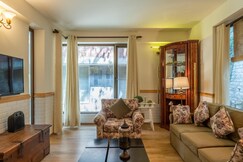 Modern 2BHK near Naini Lake  Rustic Retreat