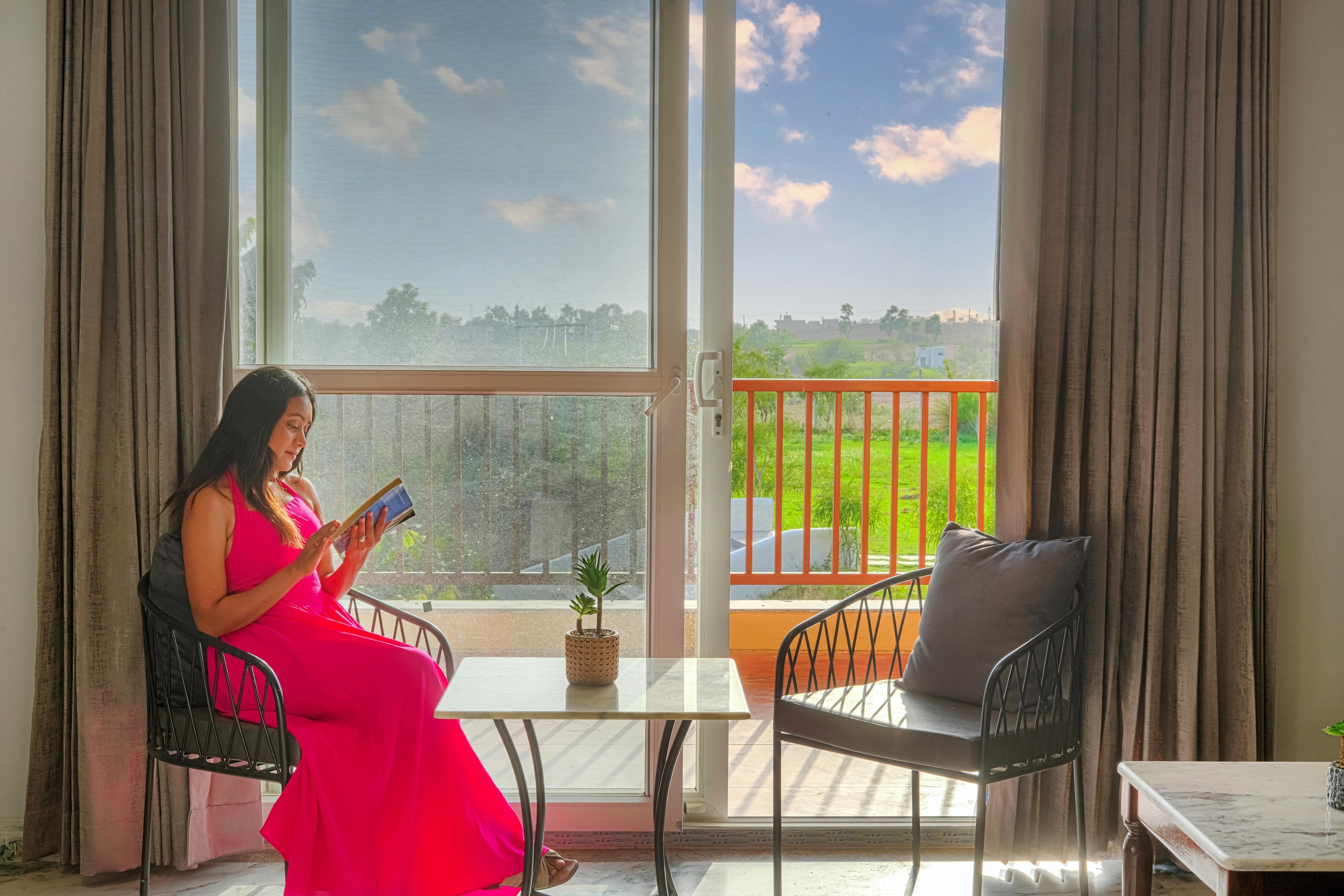 Luxe Stayz Signature Pushkar Room Type - CLUB STUDIO ROOM WITH BALCONY