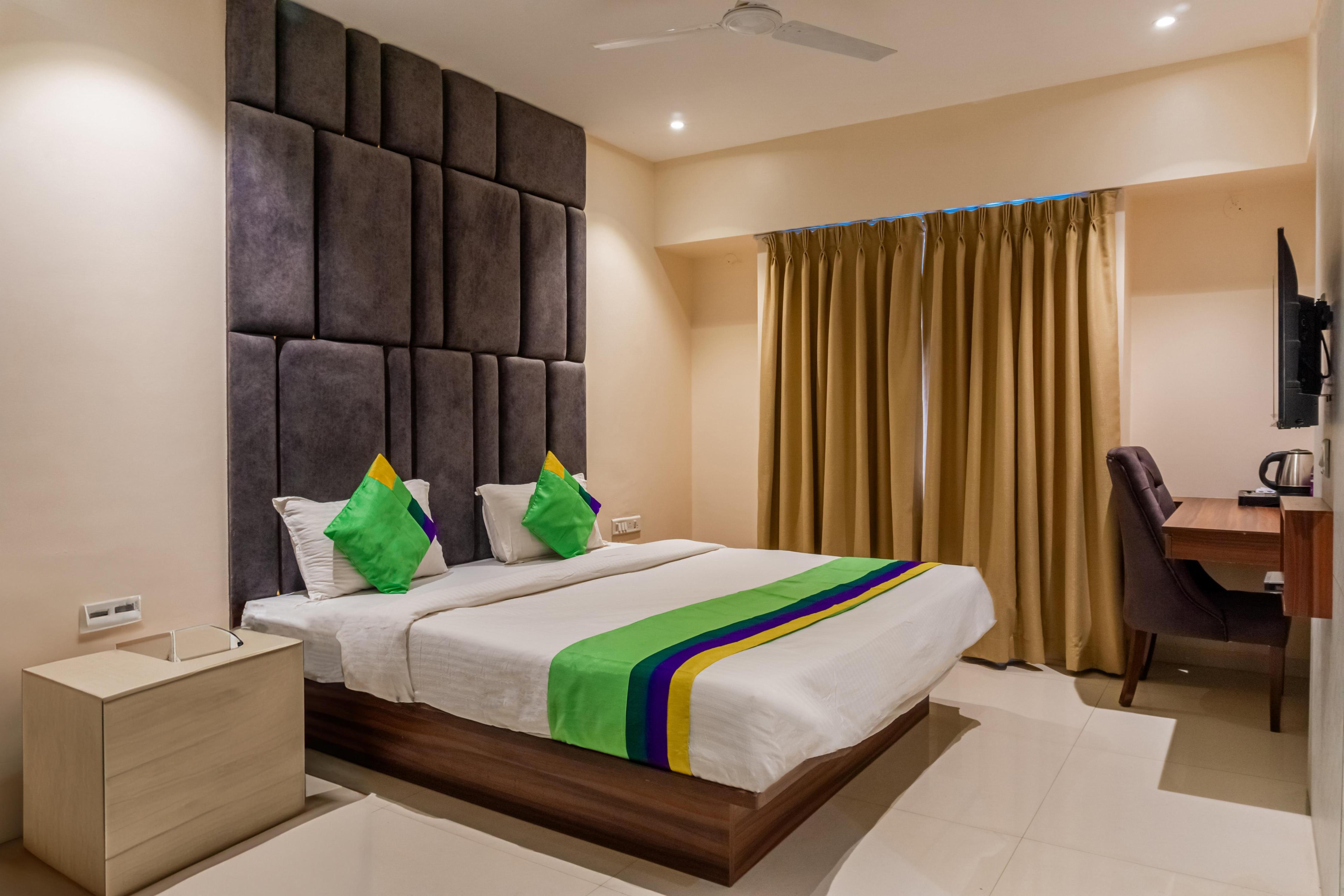 Itsy Hotels Blossom - Viman Nagar Room Type - Deluxe Room
