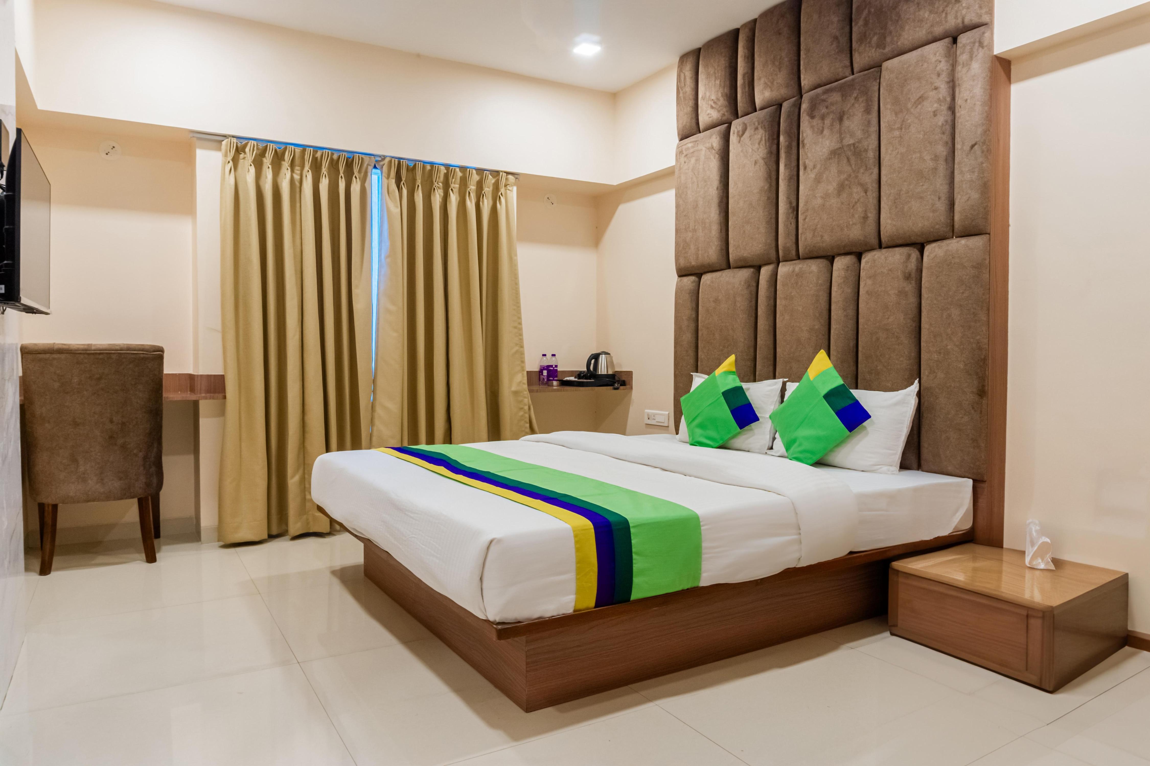 Itsy Hotels Blossom - Viman Nagar - Tap to explore photos