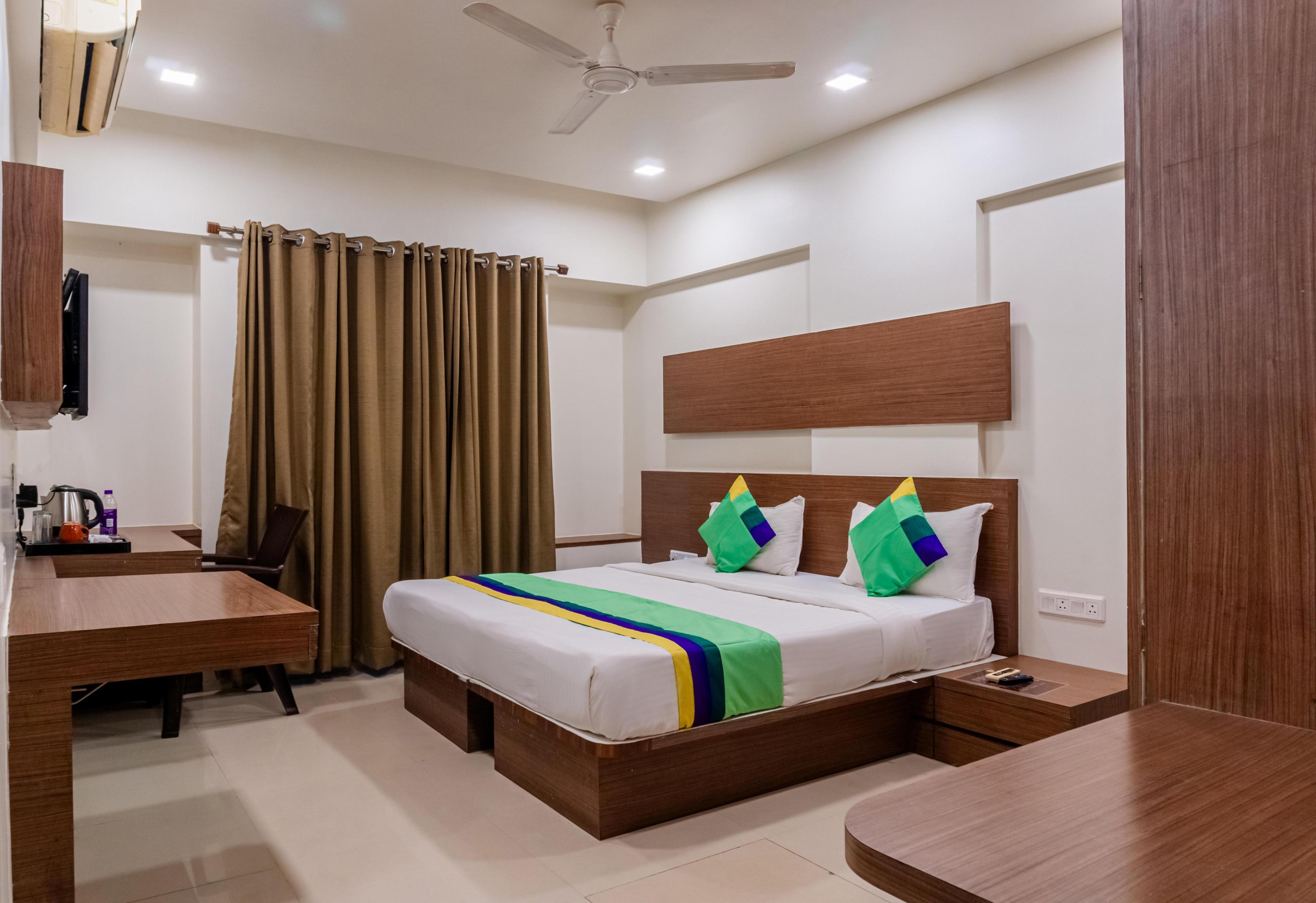 Itsy Hotels Blossom - Viman Nagar Room Type - Standard Room