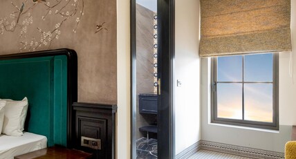 Hotel Anand Vilas by Cherish - Ashok Vihar Room Type - Maharaja Standard Room