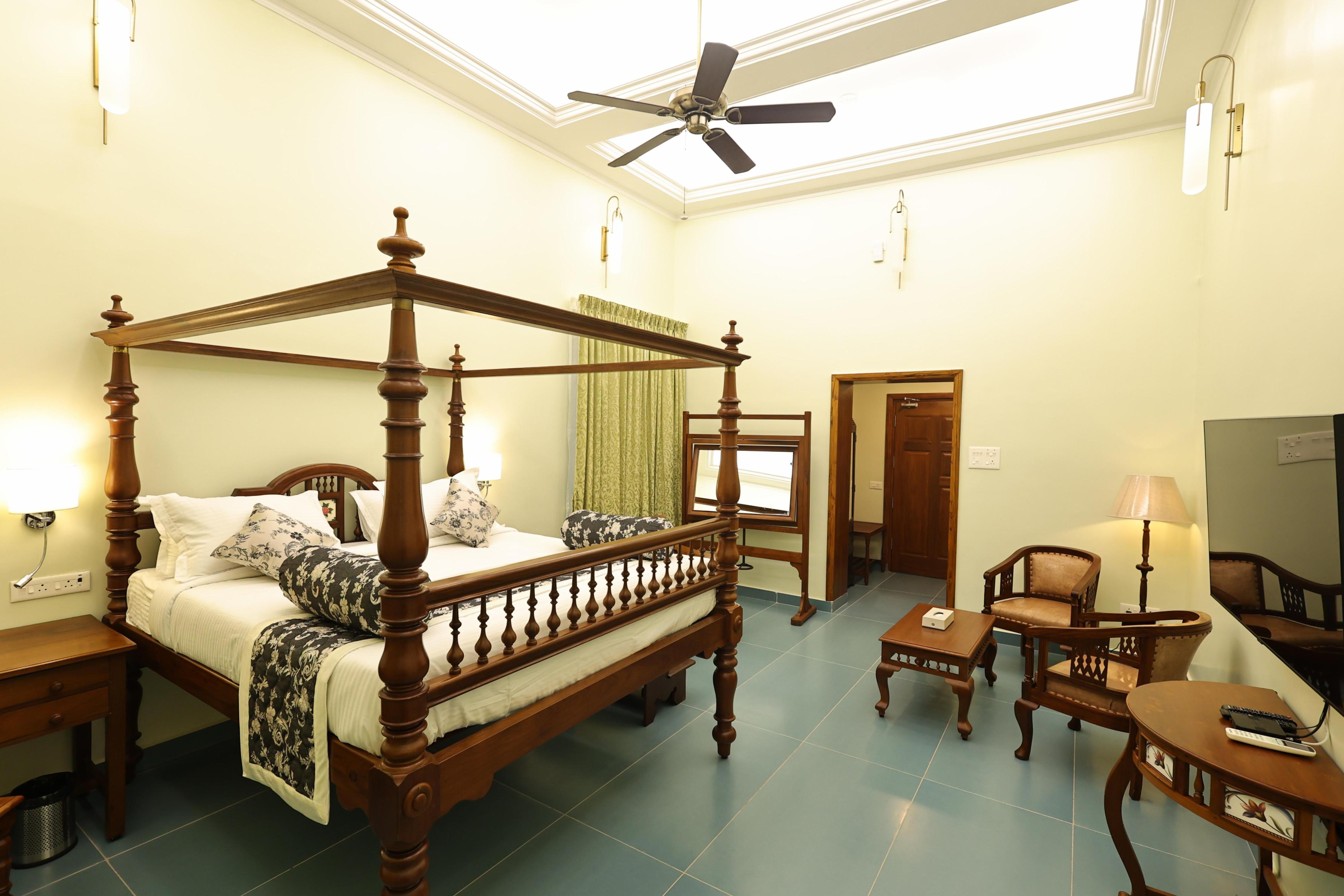 Le Colonial Suites Room Type - Royal Suite | 2nd Floor - No Lift