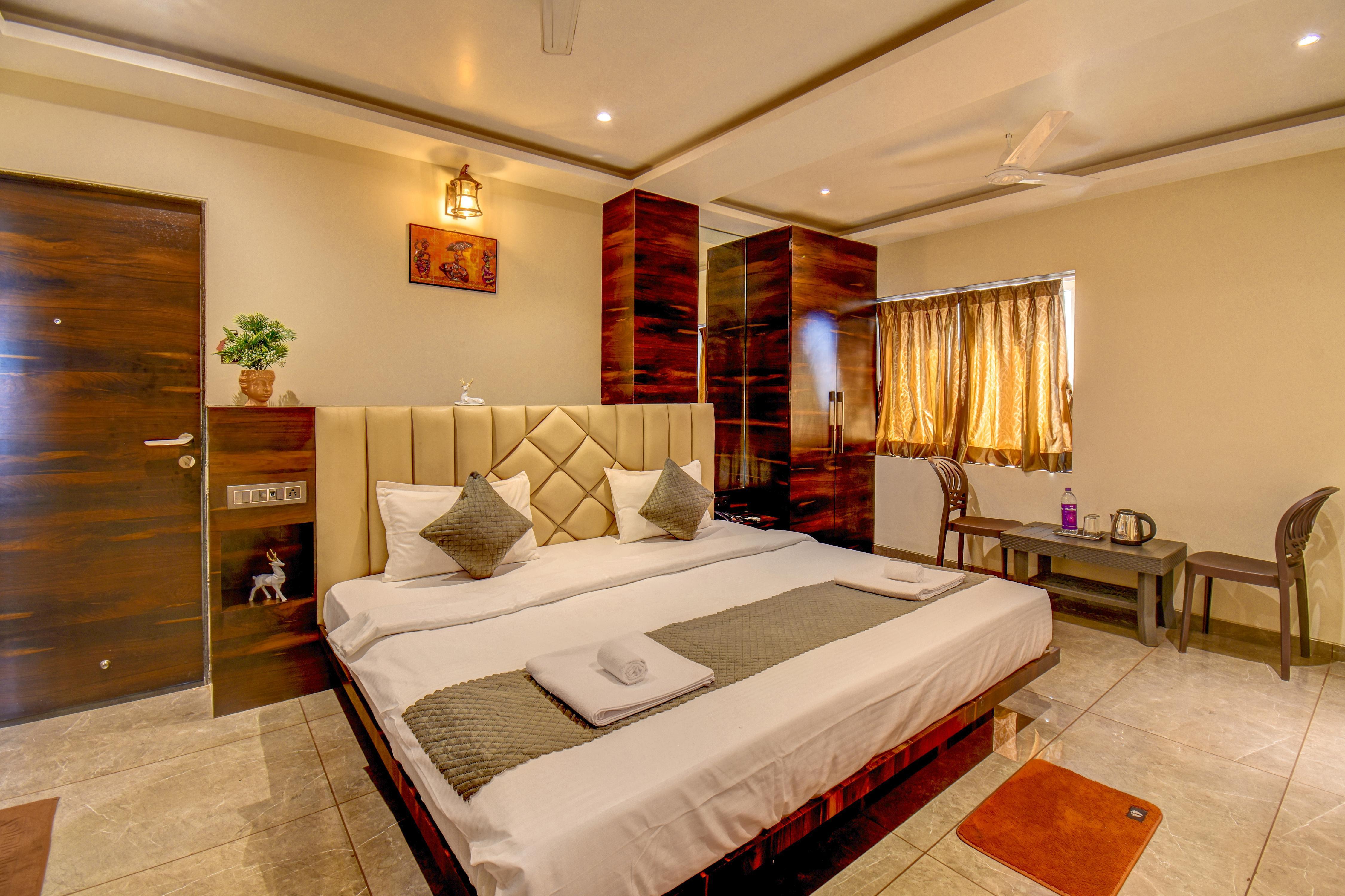 Hotel Holiday Plus Room Type - Super Deluxe Valley View Room with Balcony