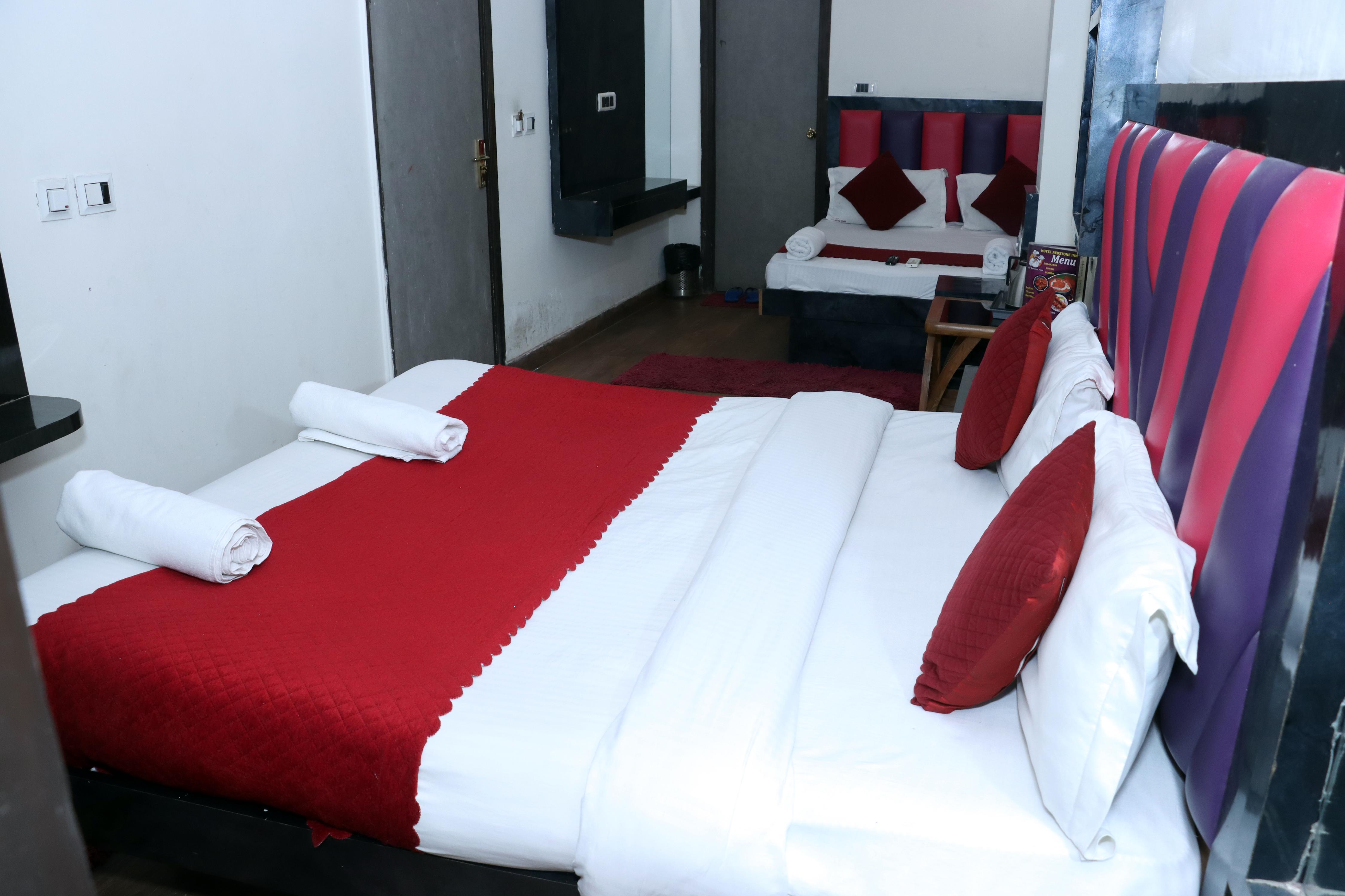 HOTEL RED STONE INN Room Type - Comfort Family Room With 2 Bathroom