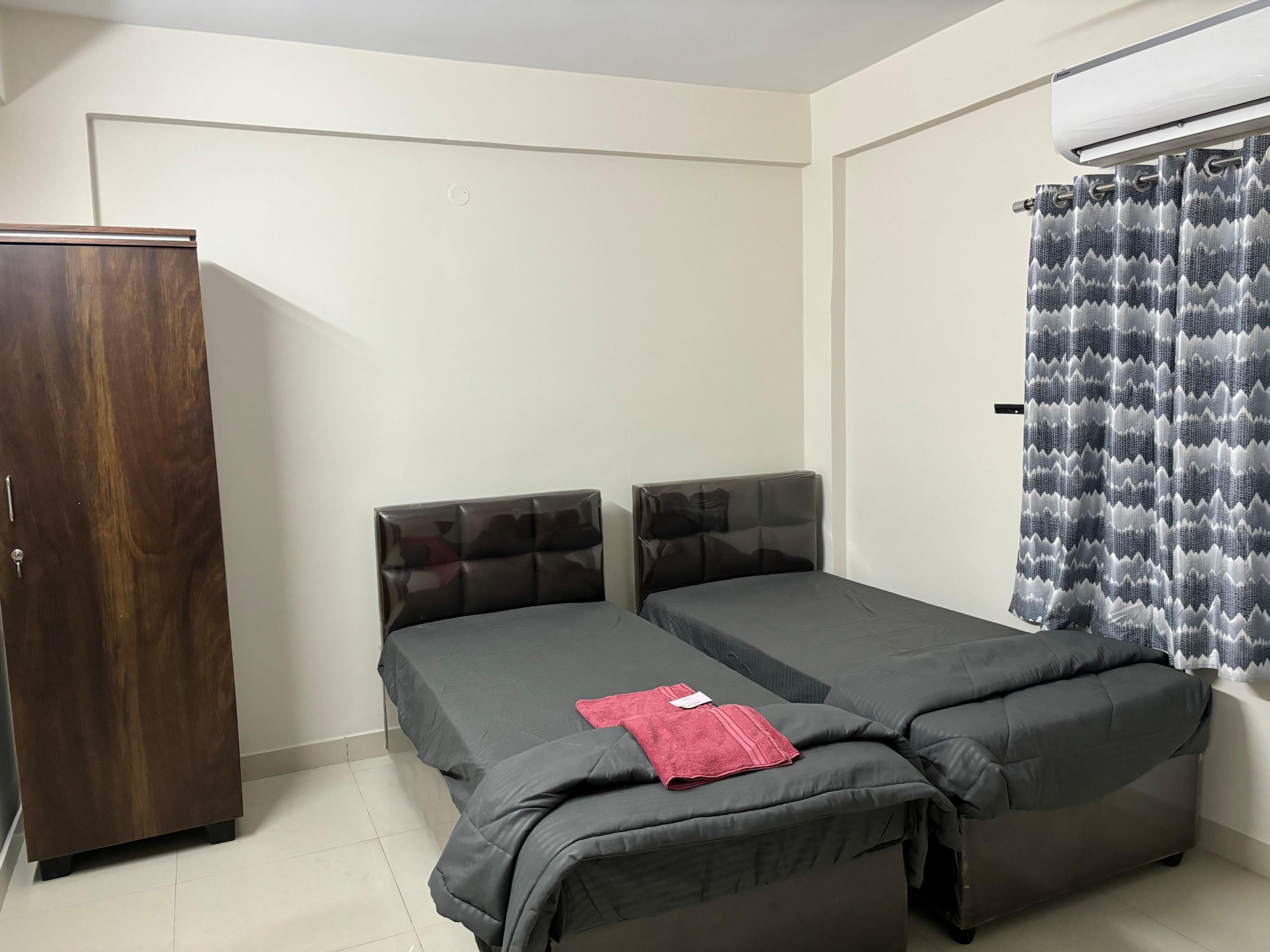 KSR INN Hitex 301 - Tap to explore photos