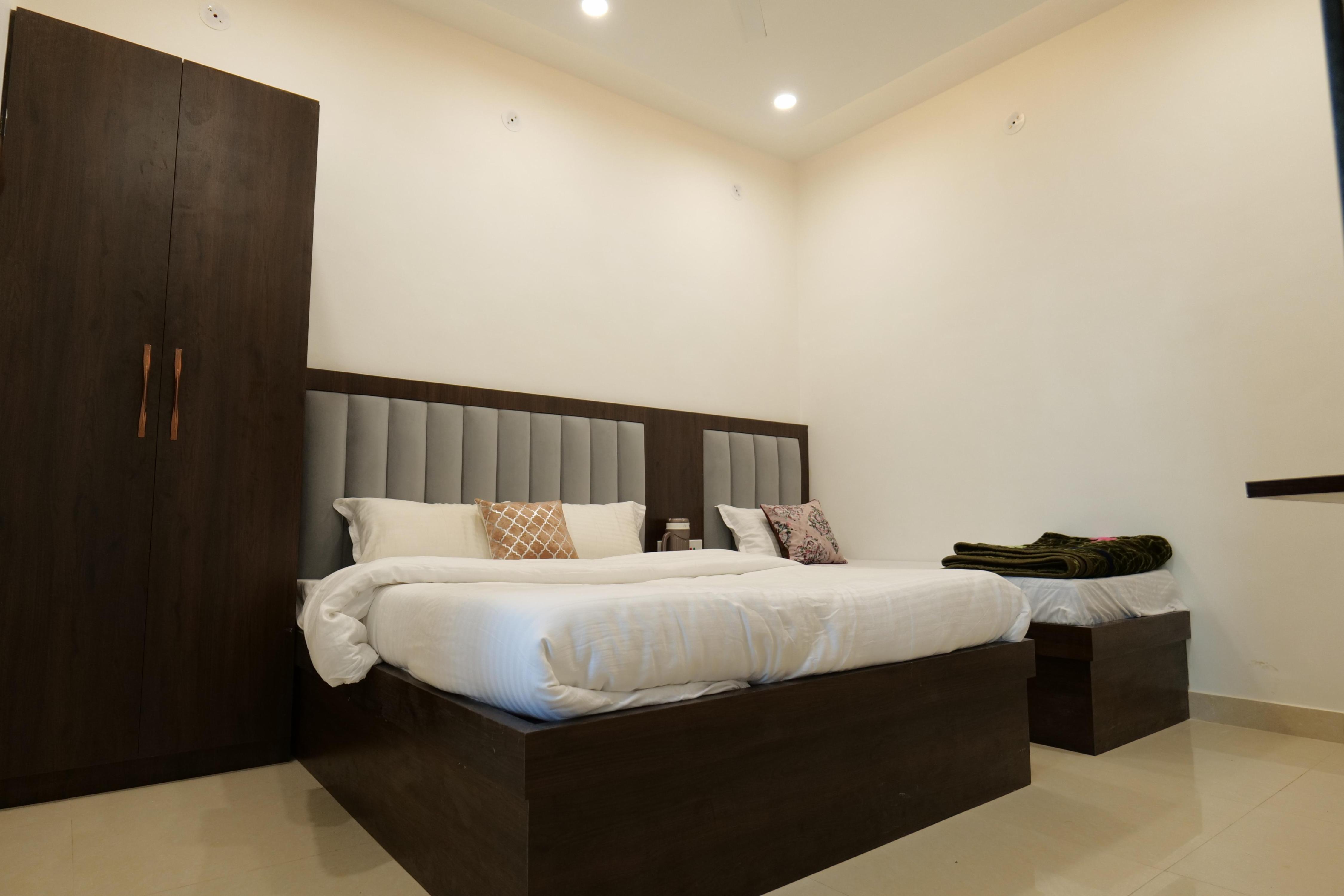 THE PINAK HOTEL AND RESTAURANT Room Type - Family Room