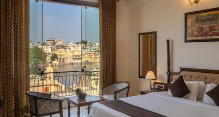 DERA PICHOLA Room Type - King Room with Lake View and Balcony