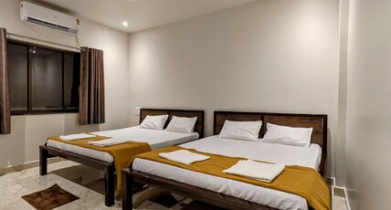 Hotel Madhusudan Executive Room Type - Quadruple AC Room