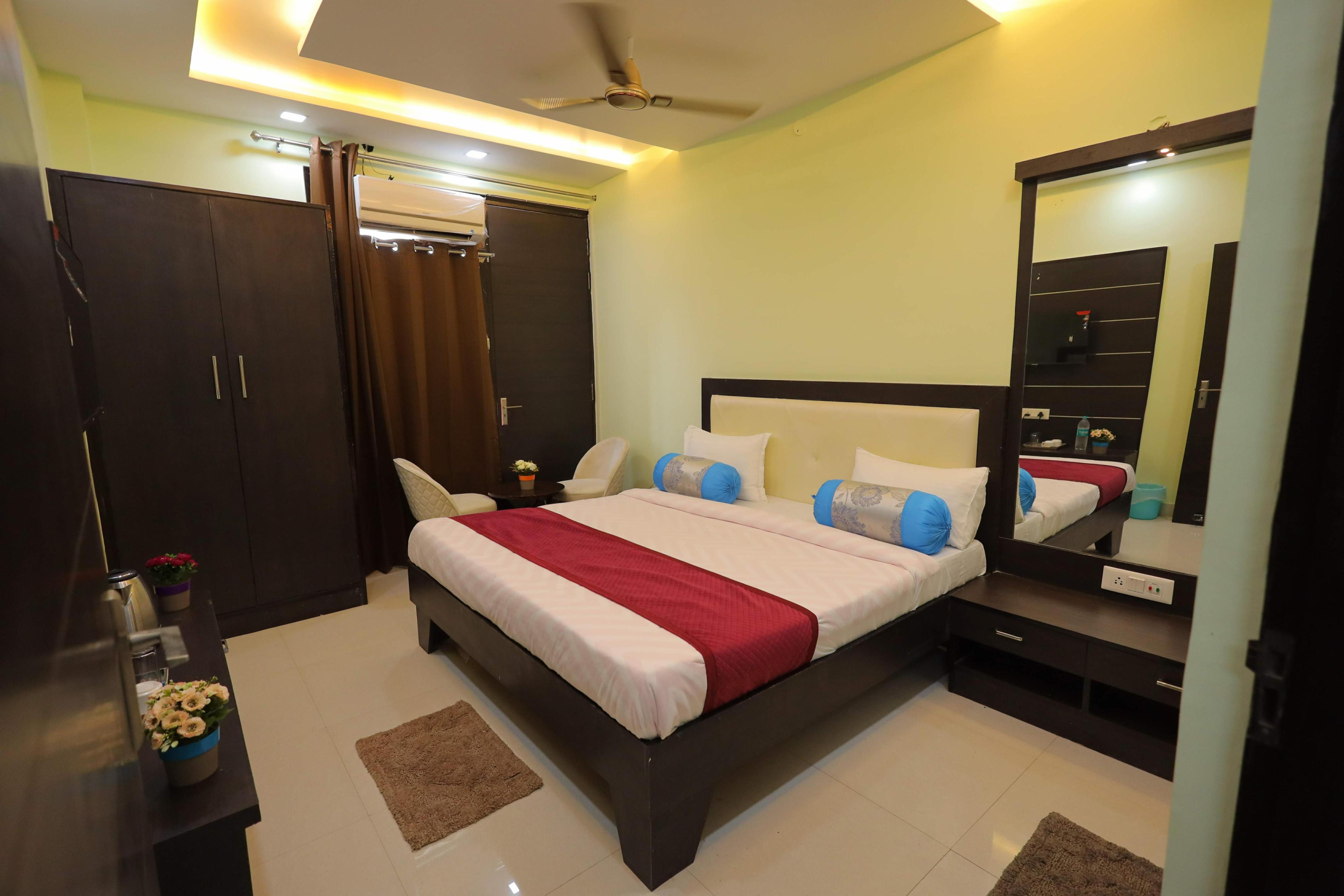 SHAKTI HOMES Room Type - Bedroom 1 deluxe king room