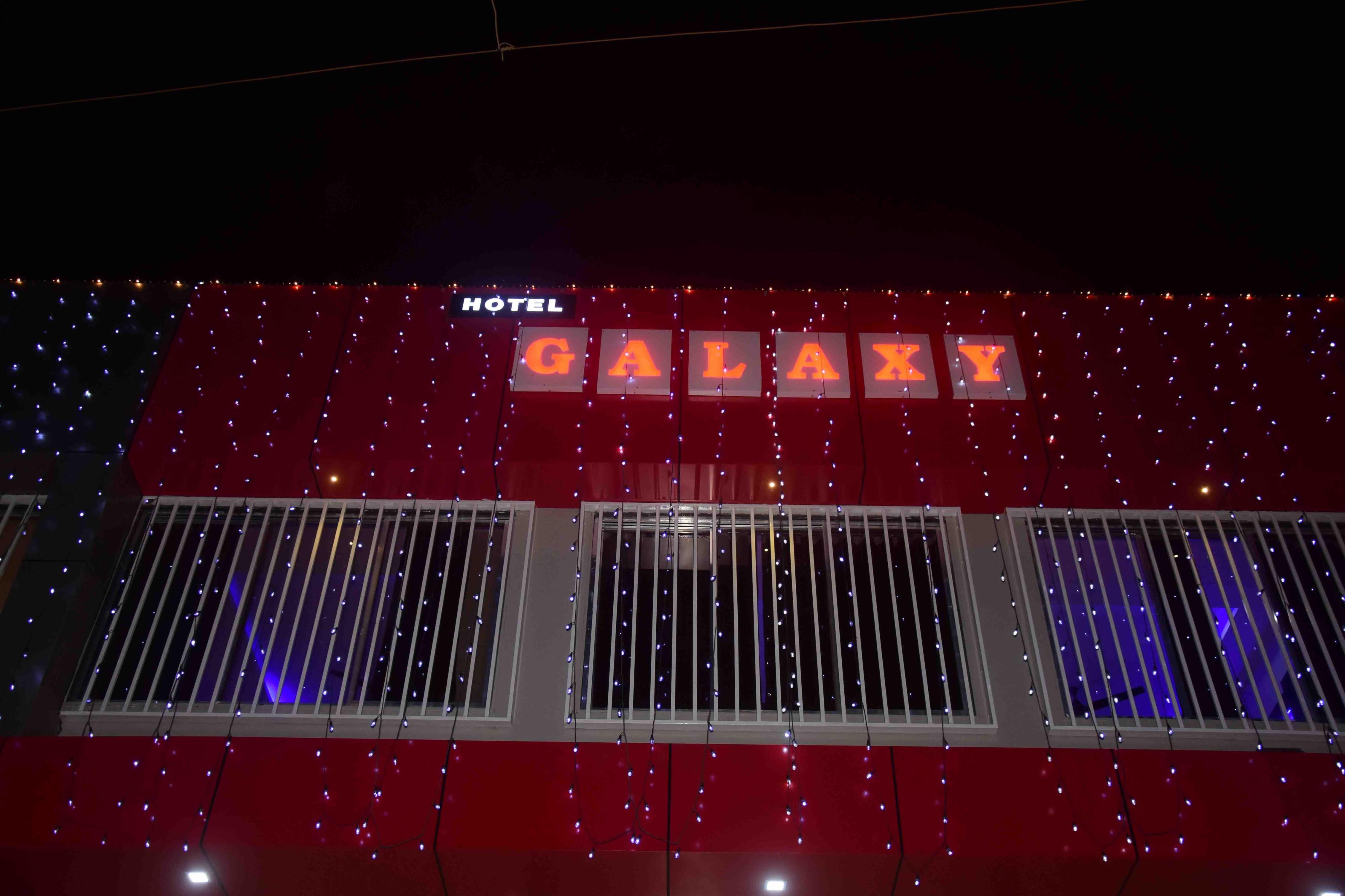 Hotel Galaxy - Tap to explore photos