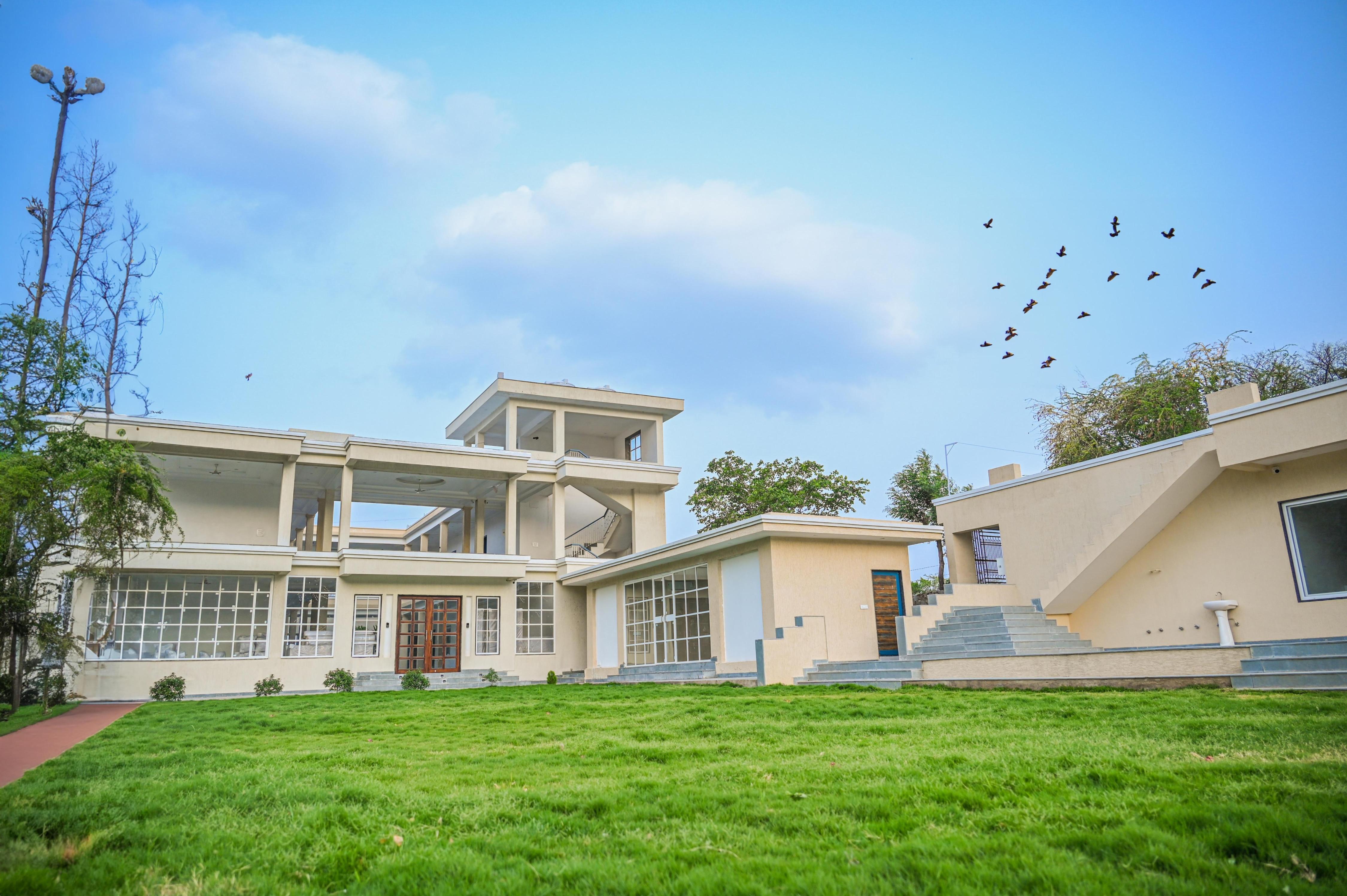 THE ARHAM GARDEN AND RESORT