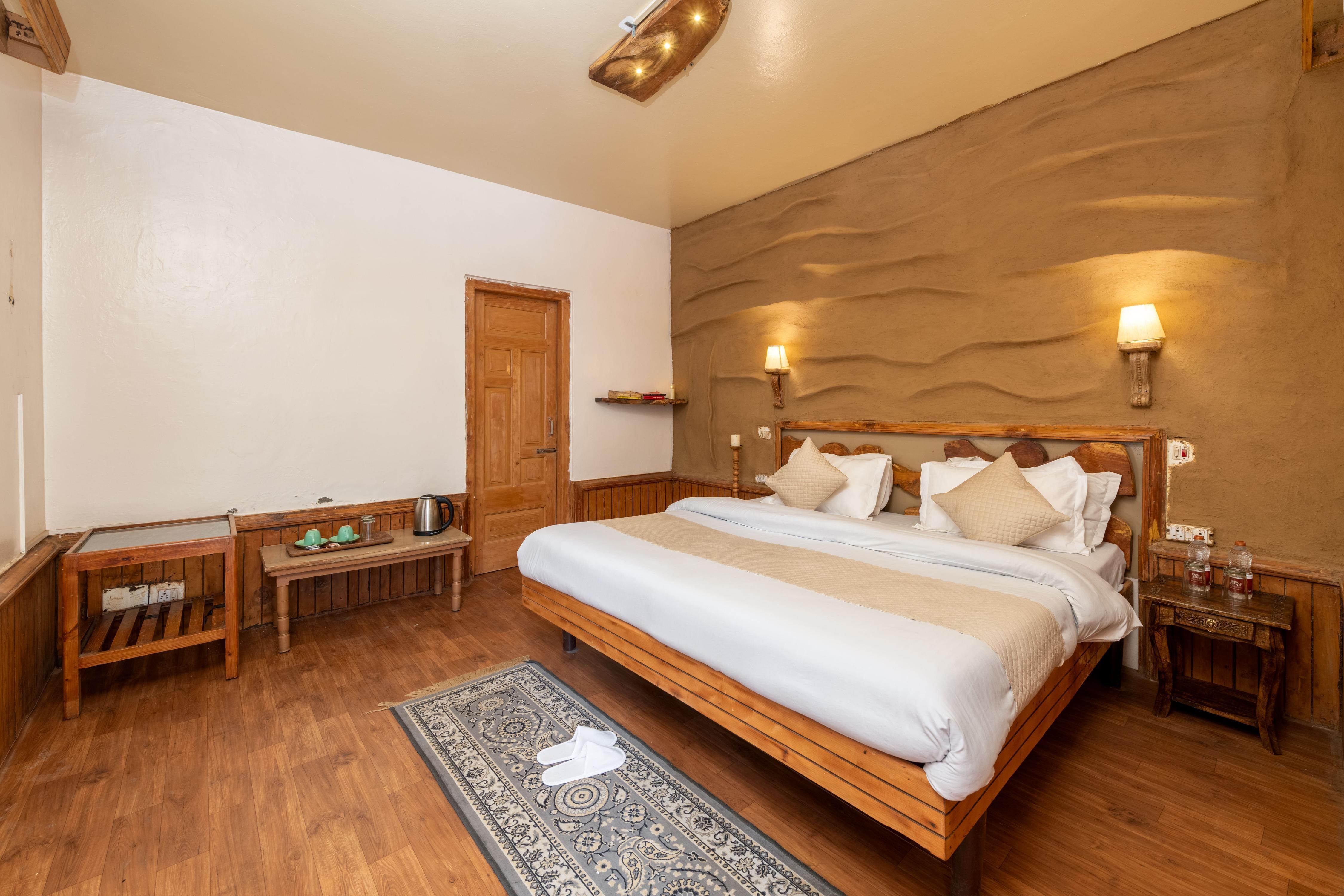 Beholden Stay & Cafe-Mountain View Boutique Stay in Old Manali - Tap to explore photos