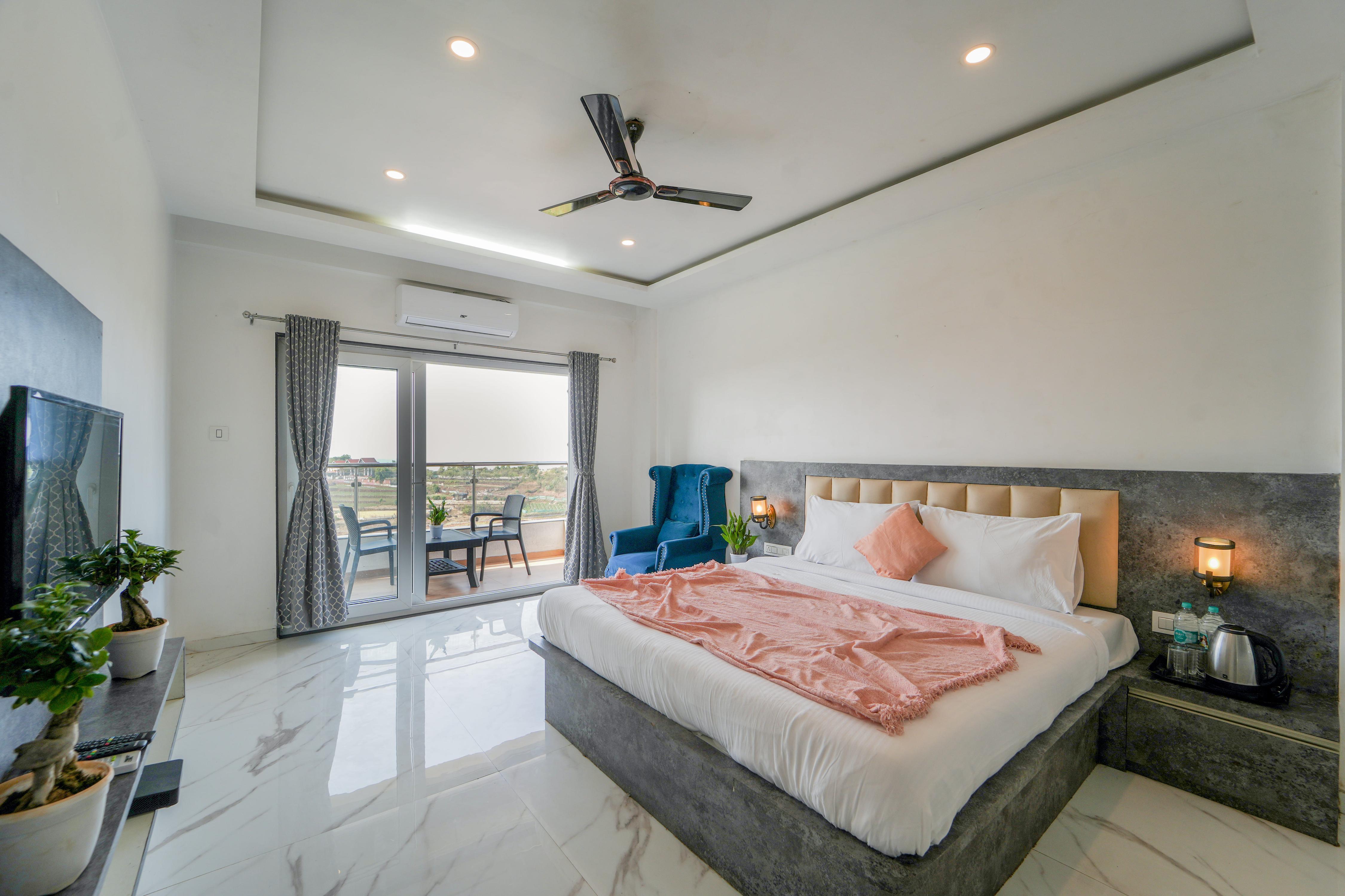 Silver Spring Resort Room Type - Family Suite room with Balcony ( 2 Bedroom)