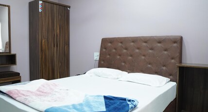 hotel aarti celebration Room Type - Deluxe